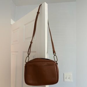 Madewell Carabiner Medium Crossbody Bag in Dried Maple